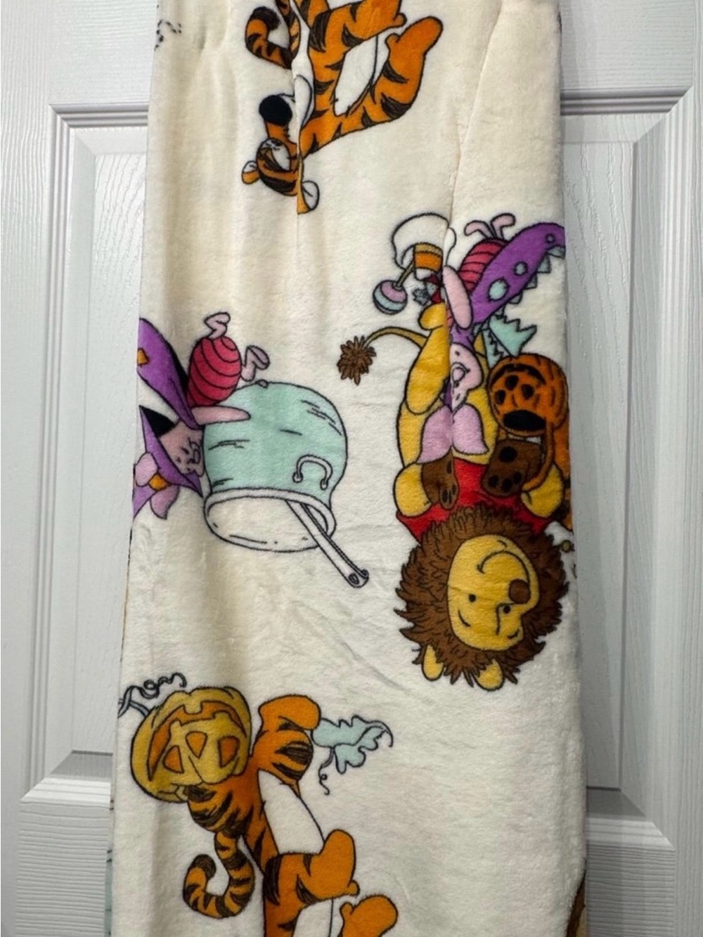 Disney Winnie the Pooh Halloween Themed Plush Throw Blanket - Picture 3 of 8